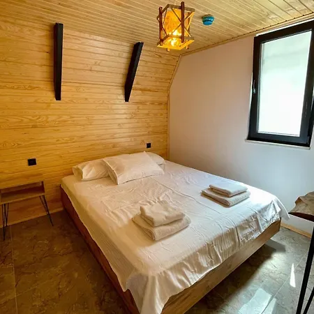 Sakarya Sapanca Kurtkoey Dibektas Da 2 Oda 1 Salon Isitmali , Oezel Havuz , Goel Manzarali - 5 Kisilik Bungalov - Bng-117-A * Sapanca